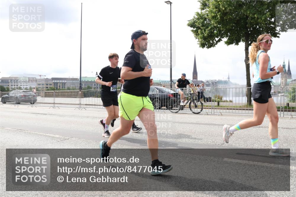29.06.2025 - hella hamburg halbmarathon Lena Gebhardt http://msf.ph/oto/8477045 29.06.2025 10:33:20 Lombardsbrücke 208, 1078, 1324, 1732, 1764, 1995, 2038, 2054, 2085, 2276, 2776, 2838, 2959, 3341, 3391, 3708, 3812, 3871, 4030, 4096, 4164, 4445, 4555, 4650, 5110, 5180, 5581, 5917, 6040, 6773, 6861, 6999, 7705, 7982, 8021, 8170, 8282, 8595, 8839, 8891, 9034, 9143, 9234, 9258, 9289, 9438, 9471, 9542, 9591, 9592, 9750, 9768, 9780, 9799, 11229, 11260, 11713, 11756, 11811, 11826, 12039, 12423, 12424, 14305, 14743, 15951 meine-sportfotos.de