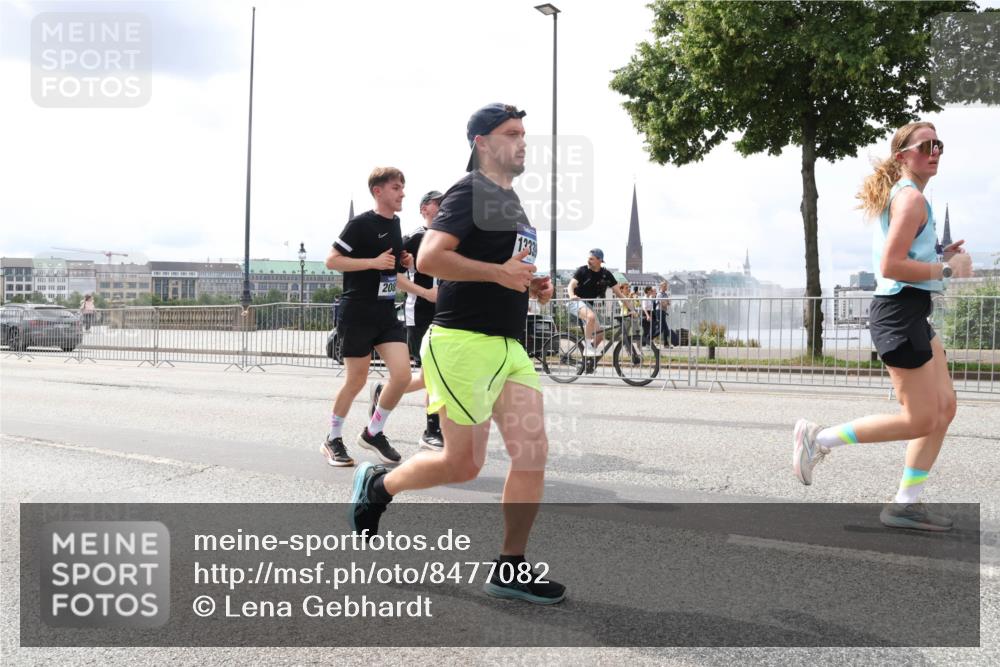 29.06.2025 - hella hamburg halbmarathon Lena Gebhardt http://msf.ph/oto/8477082 29.06.2025 10:33:20 Lombardsbrücke 208, 1078, 1324, 1732, 1764, 1995, 2038, 2054, 2085, 2276, 2776, 2838, 2959, 3341, 3391, 3708, 3812, 3871, 4030, 4096, 4164, 4445, 4555, 4650, 5110, 5180, 5581, 5917, 6040, 6773, 6861, 6999, 7705, 7982, 8021, 8170, 8282, 8595, 8839, 8891, 9034, 9143, 9234, 9258, 9289, 9438, 9471, 9542, 9591, 9592, 9750, 9768, 9780, 9799, 11229, 11260, 11713, 11756, 11811, 11826, 12039, 12423, 12424, 14305, 14743, 15951 meine-sportfotos.de