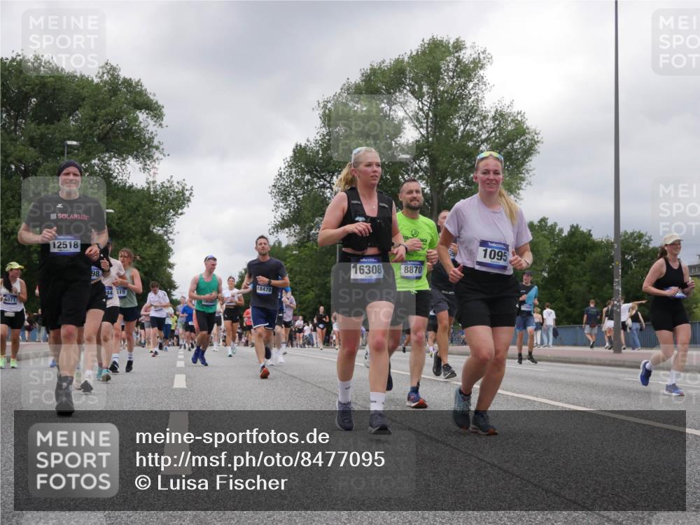 29.06.2025 - hella hamburg halbmarathon Luisa Fischer http://msf.ph/oto/8477095 29.06.2025 10:47:42 Kennedybrücke 6971, 12518, 98, 18478, 44, 519, 16308, 8870, 1095, 1095, 2073, 2186, 3065, 4968, 5355, 6036, 7489, 8763, 8870, 9331, 9333, 10707 meine-sportfotos.de