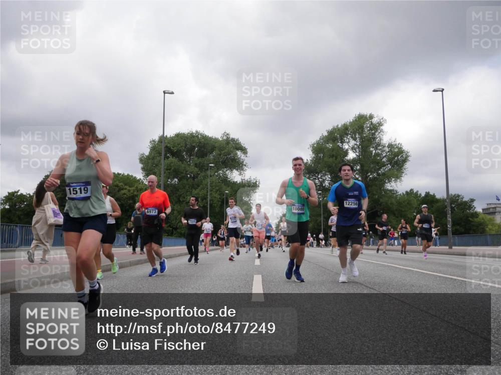 29.06.2025 - hella hamburg halbmarathon Luisa Fischer http://msf.ph/oto/8477249 29.06.2025 10:47:46 Kennedybrücke 1519, 6973, 9331, 7326, 18080, 12256, 1095, 2073, 2186, 2692, 3596, 4968, 5355, 6036, 6895, 7489, 8763, 8870, 9331, 9333, 10707 meine-sportfotos.de