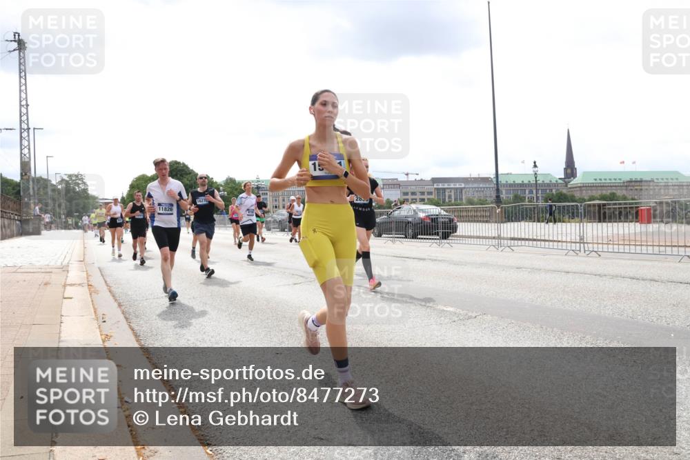 29.06.2025 - hella hamburg halbmarathon Lena Gebhardt http://msf.ph/oto/8477273 29.06.2025 10:33:21 Lombardsbrücke 11826, 16270, 15, 1078, 1324, 1732, 1764, 1995, 2038, 2054, 2085, 2276, 2776, 2838, 2959, 3341, 3391, 3708, 3812, 3871, 4030, 4096, 4164, 4361, 4445, 4449, 4555, 4650, 5075, 5110, 5180, 5581, 5917, 6040, 6109, 6773, 6861, 6999, 7705, 7982, 8021, 8170, 8282, 8595, 8839, 8891, 9034, 9143, 9234, 9258, 9289, 9438, 9471, 9542, 9591, 9592, 9750, 9768, 9780, 9799, 11229, 11260, 11713, 11756, 11811, 11826, 12039, 12423, 12424, 14305, 14743, 15951 meine-sportfotos.de