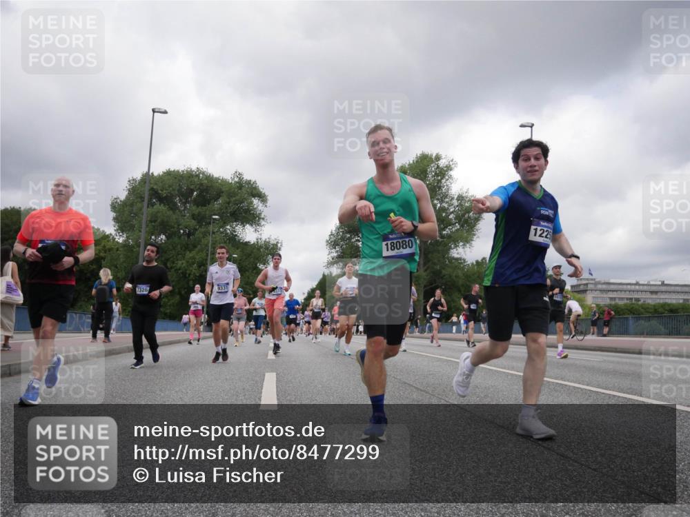 29.06.2025 - hella hamburg halbmarathon Luisa Fischer http://msf.ph/oto/8477299 29.06.2025 10:47:47 Kennedybrücke 7326, 9331, 18080, 1225, 2186, 2692, 3596, 4968, 5355, 6036, 6895, 7489, 8763, 8870, 9331, 9333, 10707 meine-sportfotos.de