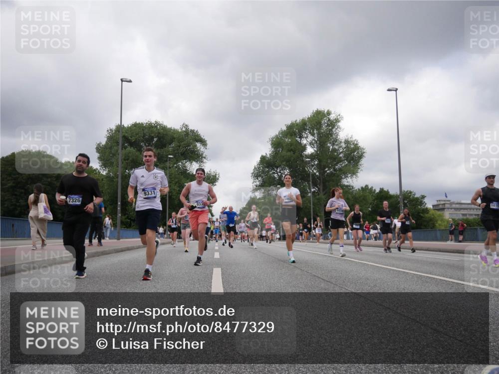 29.06.2025 - hella hamburg halbmarathon Luisa Fischer http://msf.ph/oto/8477329 29.06.2025 10:47:48 Kennedybrücke 7326, 9331, 933, 1403, 1070, 6036, 2186, 2692, 3596, 6036, 6895, 7489, 8763, 9331, 9333, 10707 meine-sportfotos.de