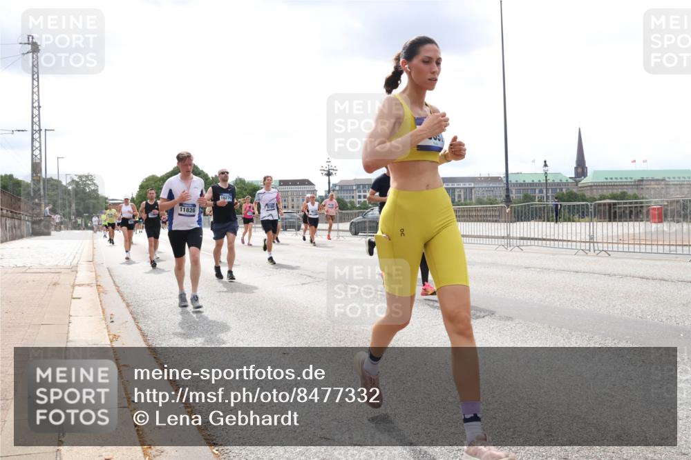 29.06.2025 - hella hamburg halbmarathon Lena Gebhardt http://msf.ph/oto/8477332 29.06.2025 10:33:22 Lombardsbrücke 11826, 16270, 1078, 1324, 1732, 1764, 1995, 2038, 2054, 2085, 2342, 2776, 2838, 2959, 3341, 3391, 3708, 3812, 3871, 4030, 4096, 4164, 4361, 4445, 4449, 4555, 4650, 5075, 5110, 5180, 5581, 5917, 6109, 6773, 6861, 6999, 7653, 7705, 7982, 8021, 8157, 8170, 8282, 8595, 8891, 9143, 9234, 9258, 9289, 9438, 9471, 9542, 9591, 9592, 9750, 9768, 9780, 9799, 11229, 11260, 11713, 11756, 11811, 11826, 12039, 12423, 12424, 14305, 14743, 15951 meine-sportfotos.de