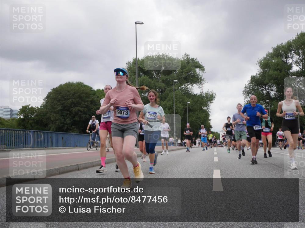 29.06.2025 - hella hamburg halbmarathon Luisa Fischer http://msf.ph/oto/8477456 29.06.2025 10:47:51 Kennedybrücke 8763, 9073, 84, 7842, 133, 3596, 16805, 14544, 2186, 2692, 3596, 5730, 5731, 6036, 6895, 8763, 10707 meine-sportfotos.de