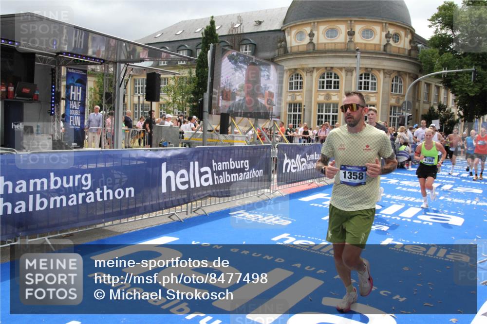 29.06.2025 - hella hamburg halbmarathon Michael Strokosch http://msf.ph/oto/8477498 29.06.2025 10:39:46 Ziel 1358, 4398, 4888, 11284, 13190, 14204, 15094, 15435, 15744, 16580, 16761, 17005, 17425, 17792, 18013 meine-sportfotos.de