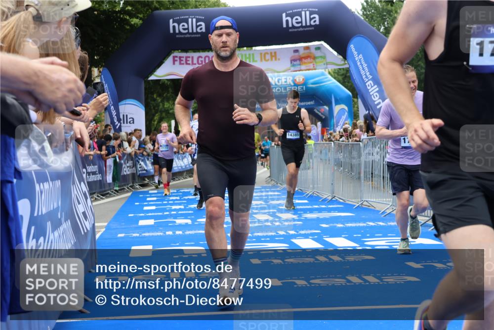 29.06.2025 - hella hamburg halbmarathon Strokosch-Dieckow http://msf.ph/oto/8477499 29.06.2025 10:46:49 Ziel 1139, 3976, 4091, 6630, 11858, 13940, 14385, 14541, 15900, 17172, 17353, 17492, 17669, 17743, 17892, 19105, 19128 meine-sportfotos.de