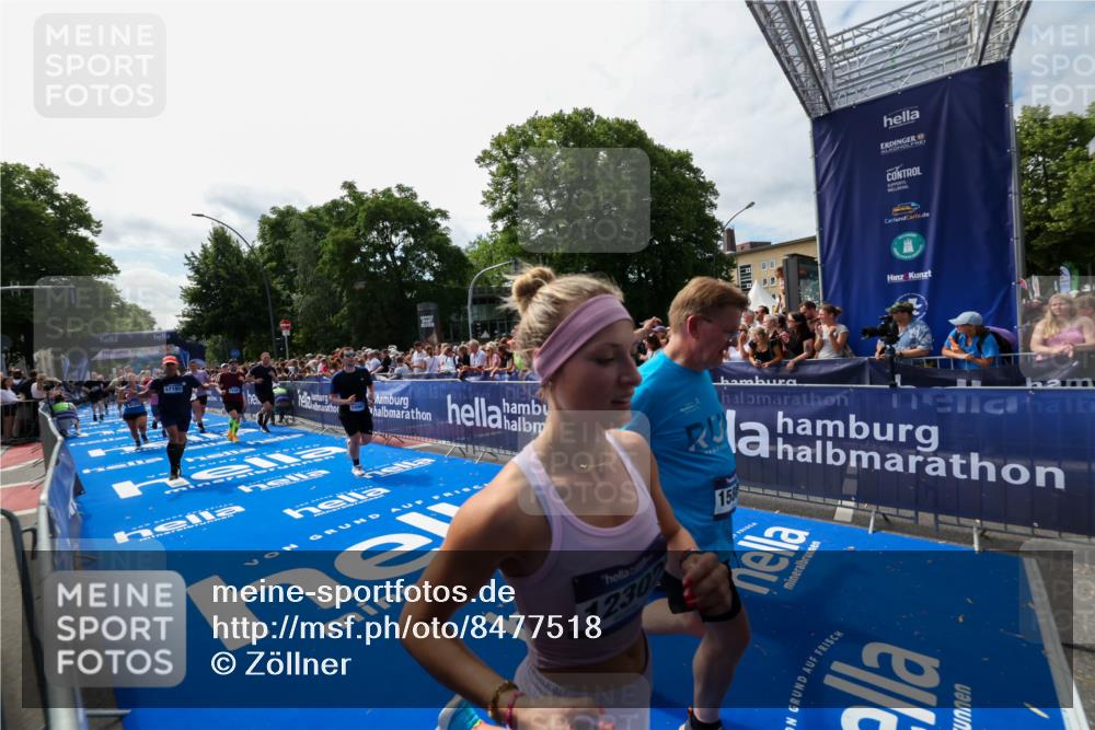 29.06.2025 - hella hamburg halbmarathon Zöllner http://msf.ph/oto/8477518 29.06.2025 11:28:49 Ziel 1775, 2489, 5941, 5943, 6625, 6951, 7228, 8083, 10594, 10907, 12302, 12326, 12404, 12460, 12461, 13724, 15752, 15869, 15878, 17185, 18672, 18742, 19226 meine-sportfotos.de