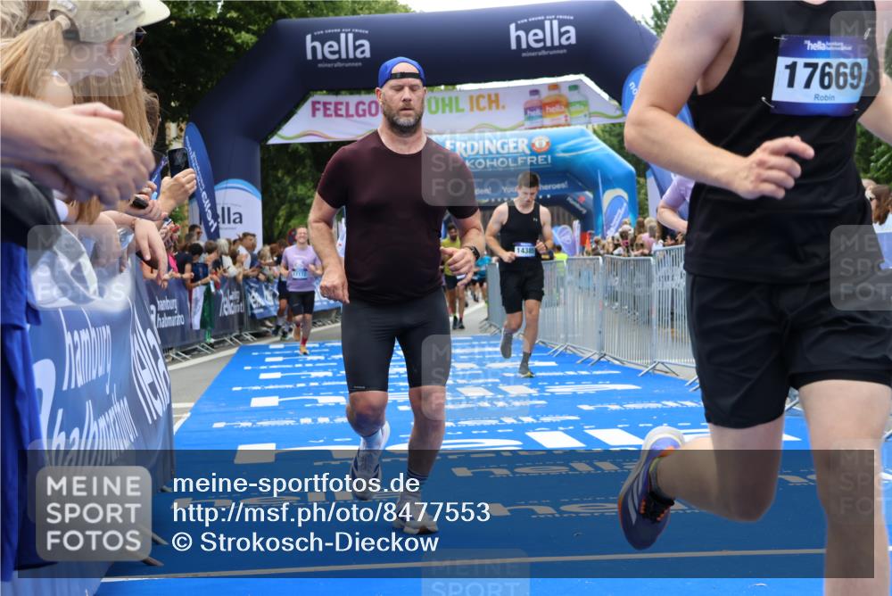 29.06.2025 - hella hamburg halbmarathon Strokosch-Dieckow http://msf.ph/oto/8477553 29.06.2025 10:46:49 Ziel 1139, 3976, 4091, 6630, 11858, 13940, 14385, 14541, 15900, 17172, 17353, 17492, 17669, 17743, 17892, 19105, 19128 meine-sportfotos.de