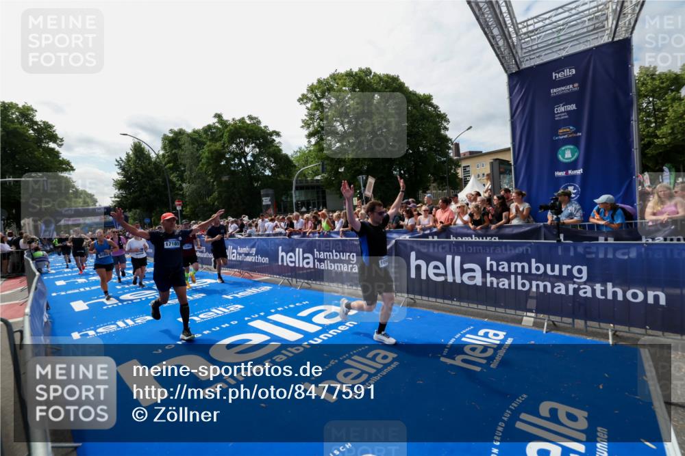 29.06.2025 - hella hamburg halbmarathon Zöllner http://msf.ph/oto/8477591 29.06.2025 11:28:50 Ziel 1775, 2489, 5941, 5943, 6625, 7228, 8083, 10594, 10907, 12302, 12460, 12461, 13724, 15752, 15869, 15878, 16769, 17185, 18742, 19226 meine-sportfotos.de