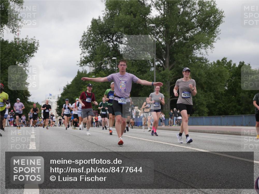 29.06.2025 - hella hamburg halbmarathon Luisa Fischer http://msf.ph/oto/8477644 29.06.2025 10:48:00 Kennedybrücke 818, 10304, 1030, 17293, 7610, 4215, 3506, 4215, 5730, 5731, 7610, 7818, 10303, 10304 meine-sportfotos.de
