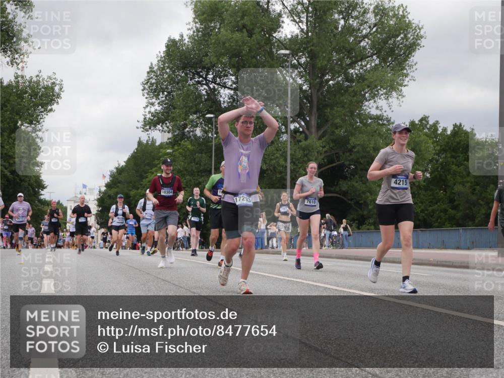 29.06.2025 - hella hamburg halbmarathon Luisa Fischer http://msf.ph/oto/8477654 29.06.2025 10:48:01 Kennedybrücke 2610, 10304, 3506, 17293, 7610, 4215, 3506, 4215, 5730, 5731, 6922, 7610, 7818, 10303, 10304 meine-sportfotos.de