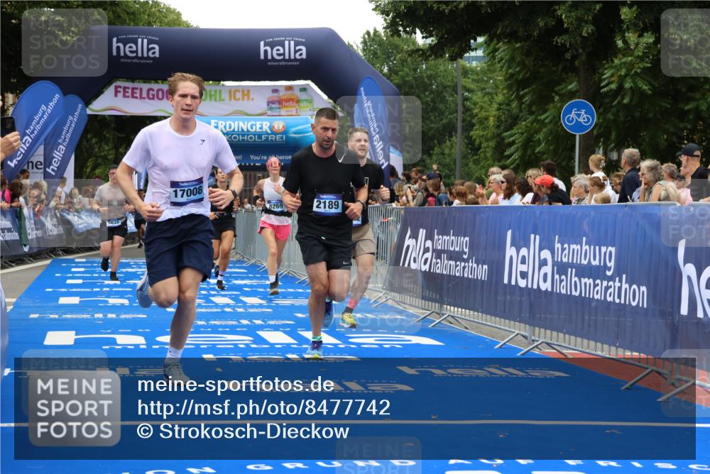 29.06.2025 - hella hamburg halbmarathon Strokosch-Dieckow http://msf.ph/oto/8477742 29.06.2025 10:45:59 Ziel 2189, 4277, 5648, 6460, 6532, 8269, 8577, 8871, 9585, 10792, 11821, 11936, 12084, 12269, 13630, 14462, 14804, 14911, 15149, 17008, 18081, 18185, 18702, 19116 meine-sportfotos.de