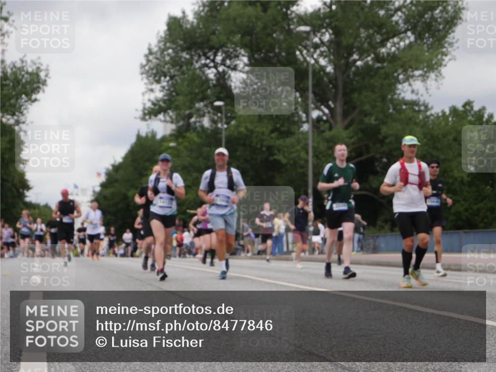 29.06.2025 - hella hamburg halbmarathon Luisa Fischer http://msf.ph/oto/8477846 29.06.2025 10:48:05 Kennedybrücke 1713, 3506, 4215, 6922, 7541, 7610, 7818, 10223, 10303, 10304 meine-sportfotos.de