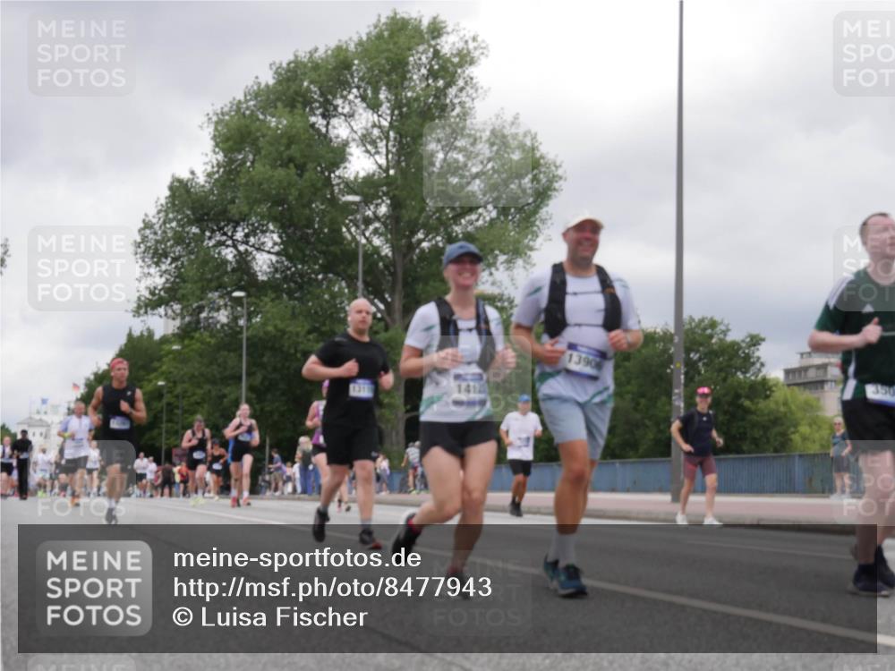 29.06.2025 - hella hamburg halbmarathon Luisa Fischer http://msf.ph/oto/8477943 29.06.2025 10:48:09 Kennedybrücke 1412, 13906, 350, 1273, 1685, 1713, 3238, 3506, 6002, 6922, 7541, 10223, 10303, 10304 meine-sportfotos.de