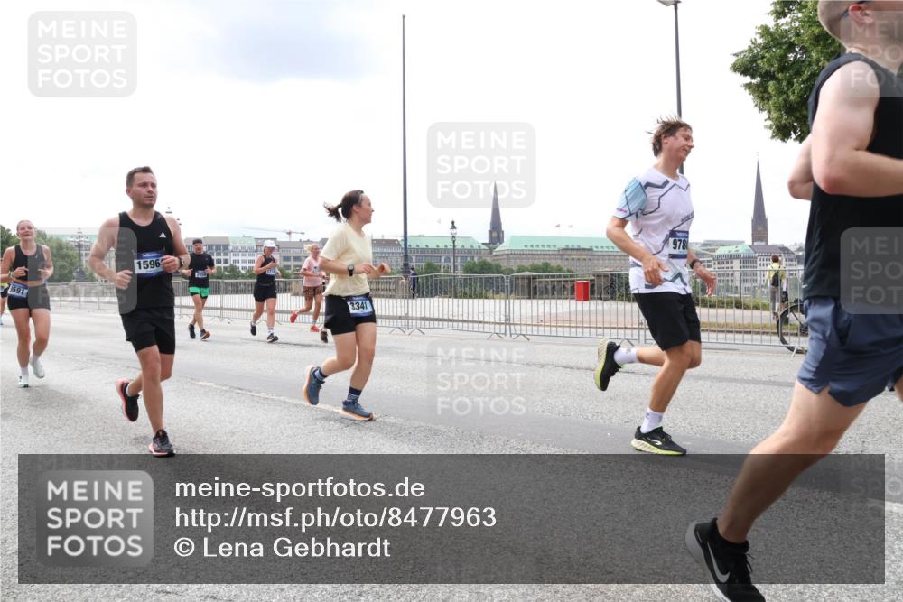29.06.2025 - hella hamburg halbmarathon Lena Gebhardt http://msf.ph/oto/8477963 29.06.2025 10:33:25 Lombardsbrücke 9591, 1596, 3341, 978, 1324, 1764, 1995, 2038, 2054, 2085, 2342, 2776, 2838, 2959, 3170, 3341, 3391, 3560, 3812, 3871, 4030, 4096, 4164, 4361, 4433, 4445, 4449, 4555, 4650, 5075, 5096, 5110, 5141, 5180, 5569, 5581, 5917, 6109, 6773, 6854, 6999, 7653, 7705, 7982, 8021, 8157, 8282, 8595, 8891, 9143, 9234, 9258, 9289, 9438, 9471, 9591, 9592, 9750, 9768, 9780, 9799, 11229, 11260, 11713, 11811, 11826, 12039, 14305, 14743, 15951 meine-sportfotos.de