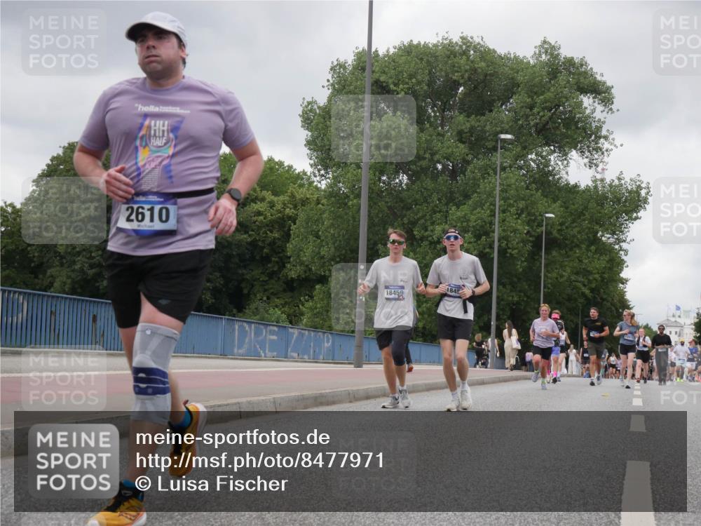 29.06.2025 - hella hamburg halbmarathon Luisa Fischer http://msf.ph/oto/8477971 29.06.2025 10:48:11 Kennedybrücke 2610, 18459, 1845, 13973, 1273, 1685, 1713, 3238, 3506, 6002, 6922, 7541, 8605, 10223 meine-sportfotos.de