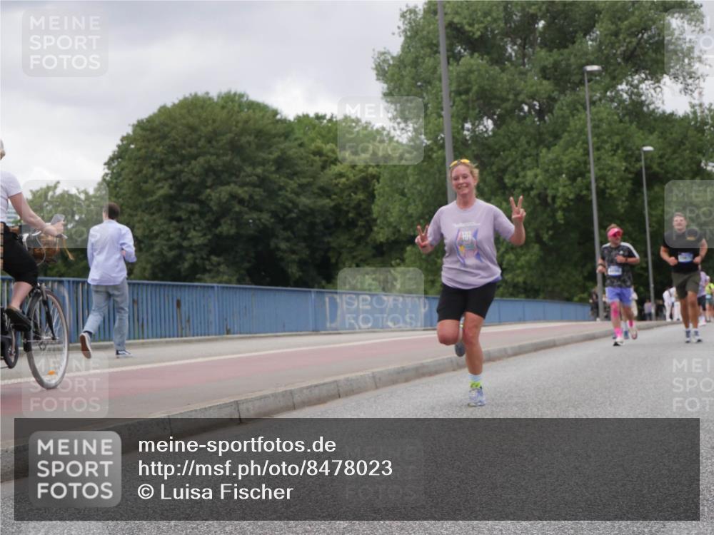29.06.2025 - hella hamburg halbmarathon Luisa Fischer http://msf.ph/oto/8478023 29.06.2025 10:48:15 Kennedybrücke 1273, 1685, 1713, 3238, 6002, 7216, 7541, 8605, 9084, 9085, 10223 meine-sportfotos.de