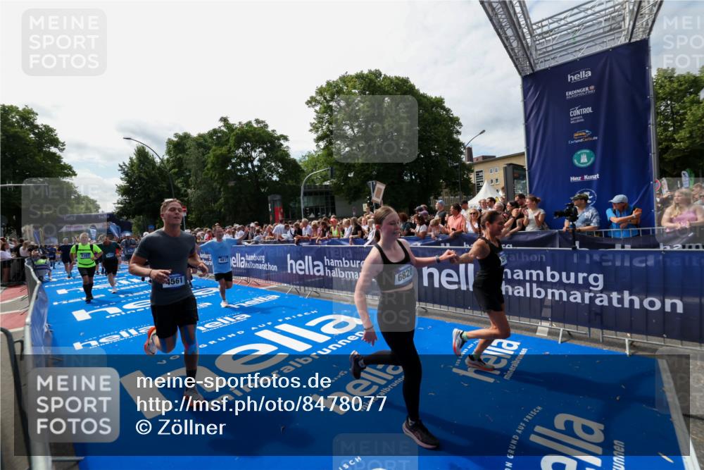 29.06.2025 - hella hamburg halbmarathon Zöllner http://msf.ph/oto/8478077 29.06.2025 11:28:59 Ziel 2914, 2919, 3613, 4561, 4817, 6307, 6710, 6820, 7387, 8787, 9108, 10586, 15466, 16769, 17199, 17438, 18371, 19233 meine-sportfotos.de