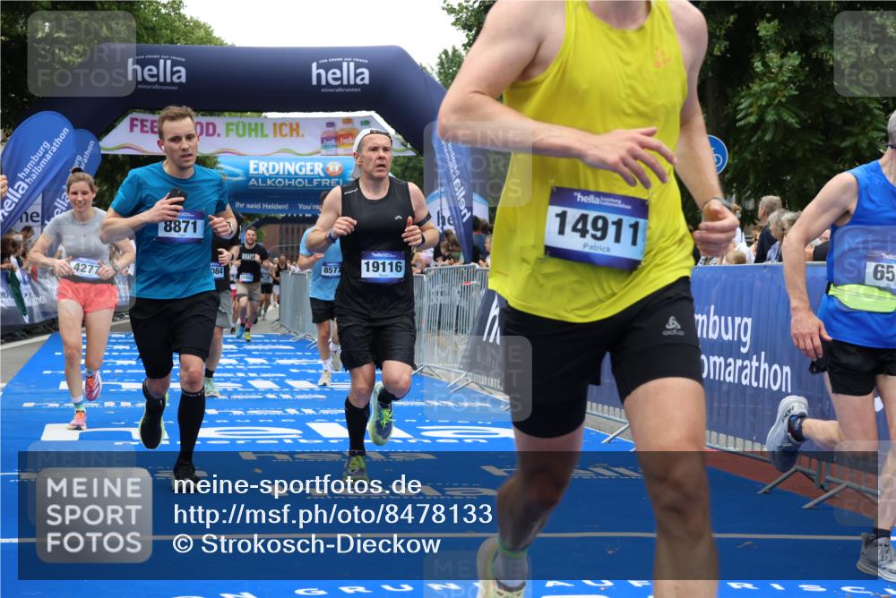 29.06.2025 - hella hamburg halbmarathon Strokosch-Dieckow http://msf.ph/oto/8478133 29.06.2025 10:45:55 Ziel 2189, 3477, 4277, 4345, 5648, 6532, 7385, 8269, 8577, 8871, 10792, 11821, 11936, 12084, 12269, 14462, 14911, 15149, 16624, 17008, 18081, 18185, 19116 meine-sportfotos.de