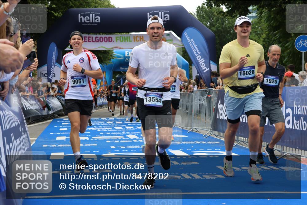 29.06.2025 - hella hamburg halbmarathon Strokosch-Dieckow http://msf.ph/oto/8478202 29.06.2025 10:46:37 Ziel 1920, 1942, 3976, 5459, 6630, 8482, 9051, 9232, 9529, 13525, 13554, 15026, 15133, 15206, 15714, 16175, 17281, 17461, 17743, 17865, 18297, 18882, 19128 meine-sportfotos.de