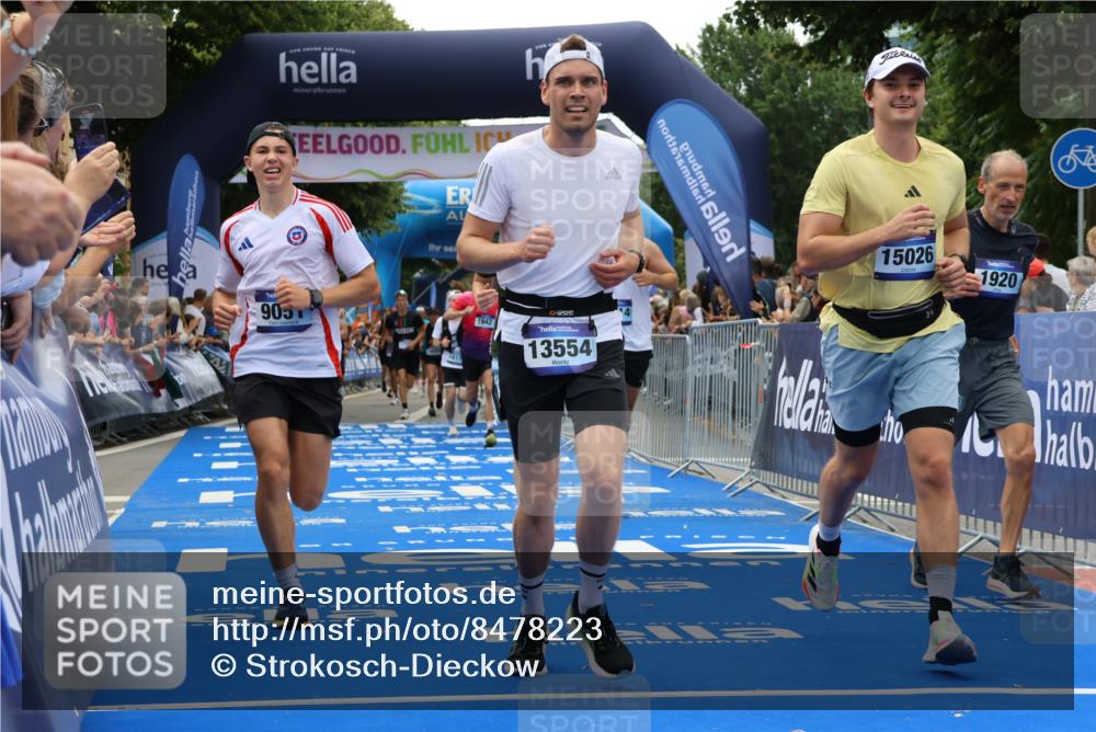 29.06.2025 - hella hamburg halbmarathon Strokosch-Dieckow http://msf.ph/oto/8478223 29.06.2025 10:46:37 Ziel 1920, 1942, 3976, 5459, 6630, 8482, 9051, 9232, 9529, 13525, 13554, 15026, 15133, 15206, 15714, 16175, 17281, 17461, 17743, 17865, 18297, 18882, 19128 meine-sportfotos.de