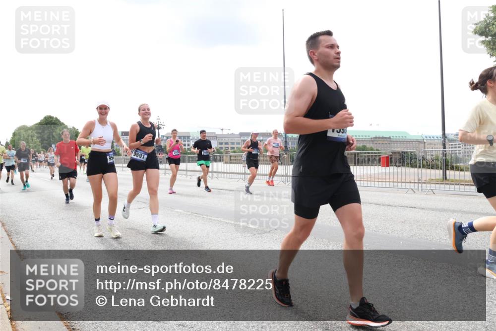 29.06.2025 - hella hamburg halbmarathon Lena Gebhardt http://msf.ph/oto/8478225 29.06.2025 10:33:26 Lombardsbrücke 4164, 1995, 955, 9591, 2, 1324, 1764, 1995, 2038, 2054, 2085, 2342, 2776, 2838, 2959, 3170, 3341, 3391, 3560, 3812, 3871, 4030, 4096, 4164, 4361, 4433, 4445, 4449, 4650, 5075, 5096, 5110, 5141, 5180, 5569, 5581, 5917, 6109, 6773, 6854, 6999, 7653, 7705, 7982, 8021, 8157, 8282, 8595, 8891, 9143, 9234, 9258, 9289, 9438, 9471, 9591, 9592, 9750, 9780, 9799, 11229, 11260, 11713, 11811, 11826, 12039, 14305, 14743, 15951 meine-sportfotos.de