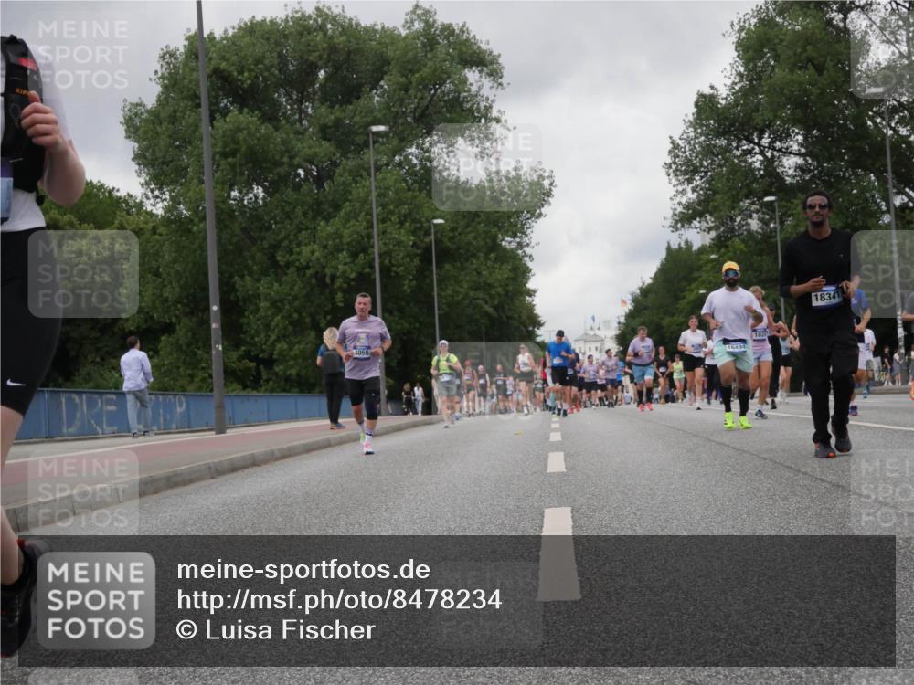 29.06.2025 - hella hamburg halbmarathon Luisa Fischer http://msf.ph/oto/8478234 29.06.2025 10:48:24 Kennedybrücke 4056, 102, 16494, 18341, 1024, 1798, 6841, 7216, 8745, 8907, 9084, 9085 meine-sportfotos.de