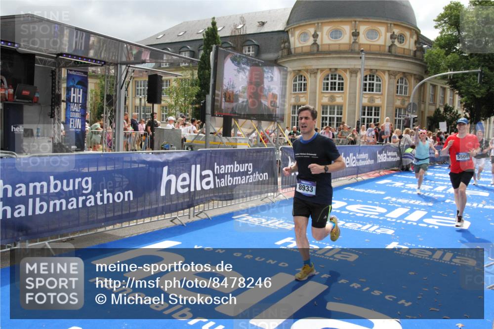 29.06.2025 - hella hamburg halbmarathon Michael Strokosch http://msf.ph/oto/8478246 29.06.2025 10:40:13 Ziel 3547, 4381, 5007, 5409, 5410, 5508, 5916, 7495, 8465, 8933, 10968, 11731, 12704, 13667, 15424, 18979 meine-sportfotos.de