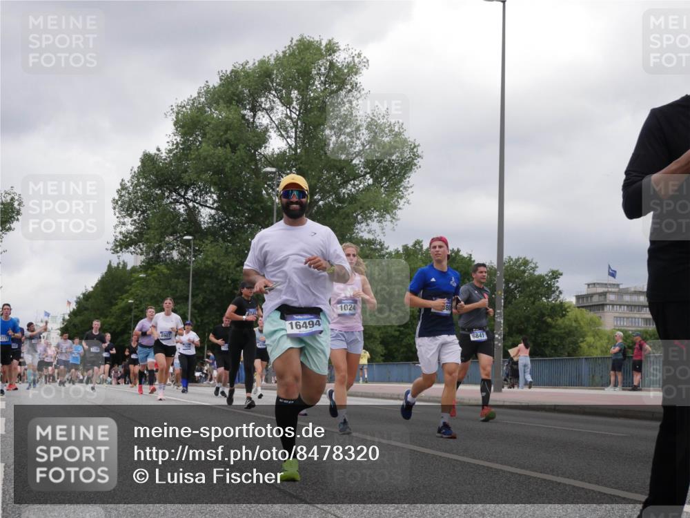29.06.2025 - hella hamburg halbmarathon Luisa Fischer http://msf.ph/oto/8478320 29.06.2025 10:48:27 Kennedybrücke 2717, 8907, 8745, 16494, 1024, 6841, 1024, 1798, 4388, 6841, 6888, 7216, 8745, 8907, 9084, 9085, 10668 meine-sportfotos.de