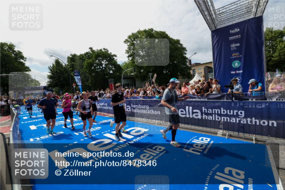 29.06.2025 - hella hamburg halbmarathon Zöllner http://msf.ph/oto/8478346 29.06.2025 11:29:04 Ziel 2342, 2703, 2914, 3613, 5561, 5658, 6307, 6710, 8787, 9108, 9830, 10198, 10586, 12216, 17199, 17944, 17989, 18371, 19233 meine-sportfotos.de