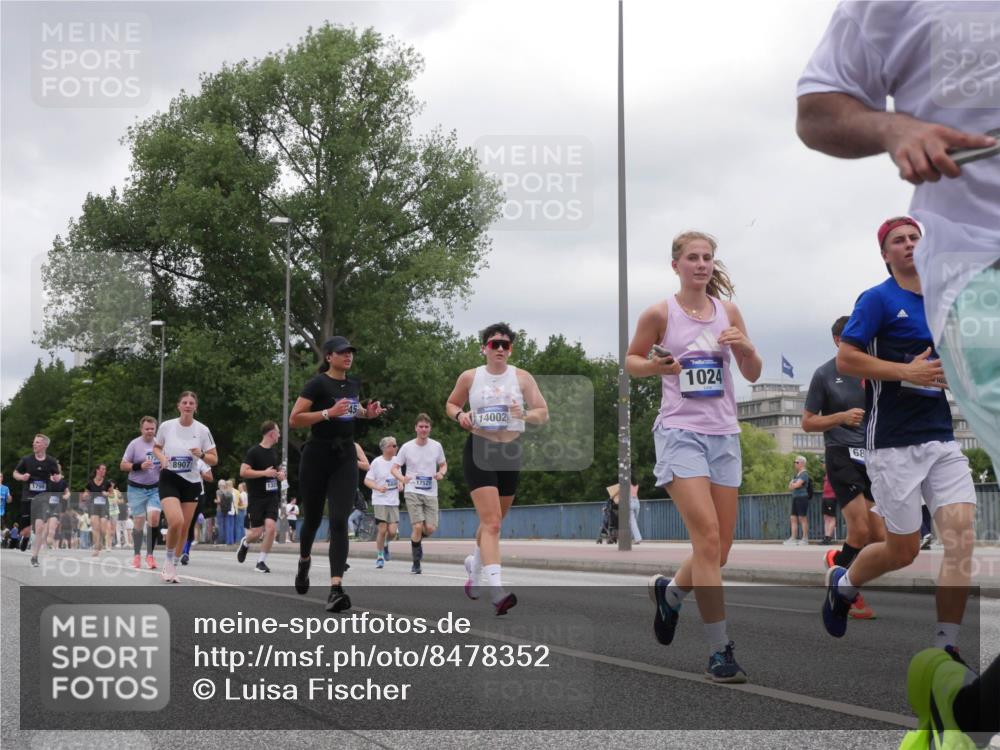29.06.2025 - hella hamburg halbmarathon Luisa Fischer http://msf.ph/oto/8478352 29.06.2025 10:48:29 Kennedybrücke 1798, 8907, 132, 17521, 14002, 1024, 68, 1024, 1798, 4337, 4388, 6841, 6888, 8745, 8907, 10668 meine-sportfotos.de
