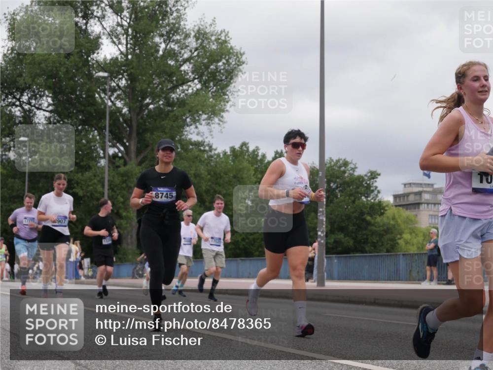 29.06.2025 - hella hamburg halbmarathon Luisa Fischer http://msf.ph/oto/8478365 29.06.2025 10:48:29 Kennedybrücke 173, 907, 8745, 17529, 10, 1024, 1798, 4337, 4388, 6841, 6888, 8745, 8907, 10668 meine-sportfotos.de