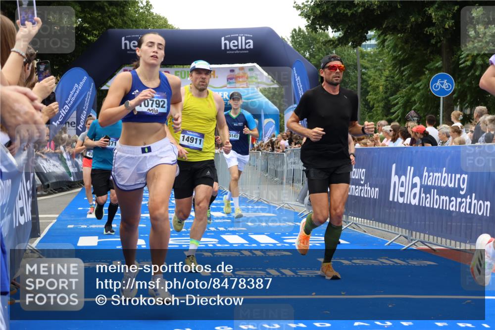 29.06.2025 - hella hamburg halbmarathon Strokosch-Dieckow http://msf.ph/oto/8478387 29.06.2025 10:45:53 Ziel 2189, 3477, 4277, 4345, 6290, 6532, 7385, 8269, 8577, 8871, 10792, 11821, 12084, 14462, 14911, 15149, 16624, 17008, 18185, 19116 meine-sportfotos.de