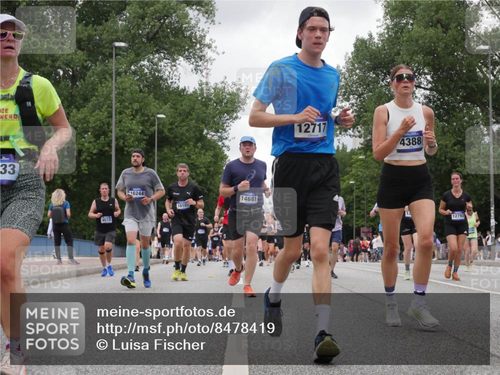 29.06.2025 - hella hamburg halbmarathon Luisa Fischer http://msf.ph/oto/8478419 29.06.2025 10:48:34 Kennedybrücke 33, 9510, 16244, 1610, 14777, 14681, 12717, 4388, 12793, 638, 1798, 3570, 4275, 4337, 4388, 5099, 5949, 6841, 6888, 8907, 10668 meine-sportfotos.de