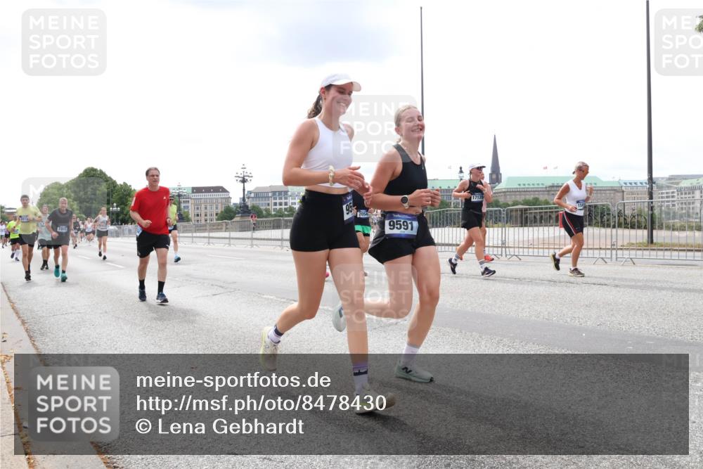 29.06.2025 - hella hamburg halbmarathon Lena Gebhardt http://msf.ph/oto/8478430 29.06.2025 10:33:27 Lombardsbrücke 1995, 95, 9591, 17135, 1189, 1275, 1324, 1764, 1995, 2038, 2054, 2085, 2342, 2776, 2838, 2959, 3170, 3341, 3391, 3560, 3812, 3871, 4030, 4096, 4164, 4361, 4433, 4445, 4449, 4650, 4696, 5075, 5096, 5110, 5141, 5180, 5557, 5569, 5581, 5917, 6109, 6773, 6854, 6999, 7653, 7705, 7982, 8021, 8157, 8282, 8595, 8891, 9143, 9234, 9258, 9289, 9438, 9591, 9592, 9750, 9780, 9799, 11229, 11260, 11713, 11811, 11826, 12039, 14305, 14743, 15951 meine-sportfotos.de