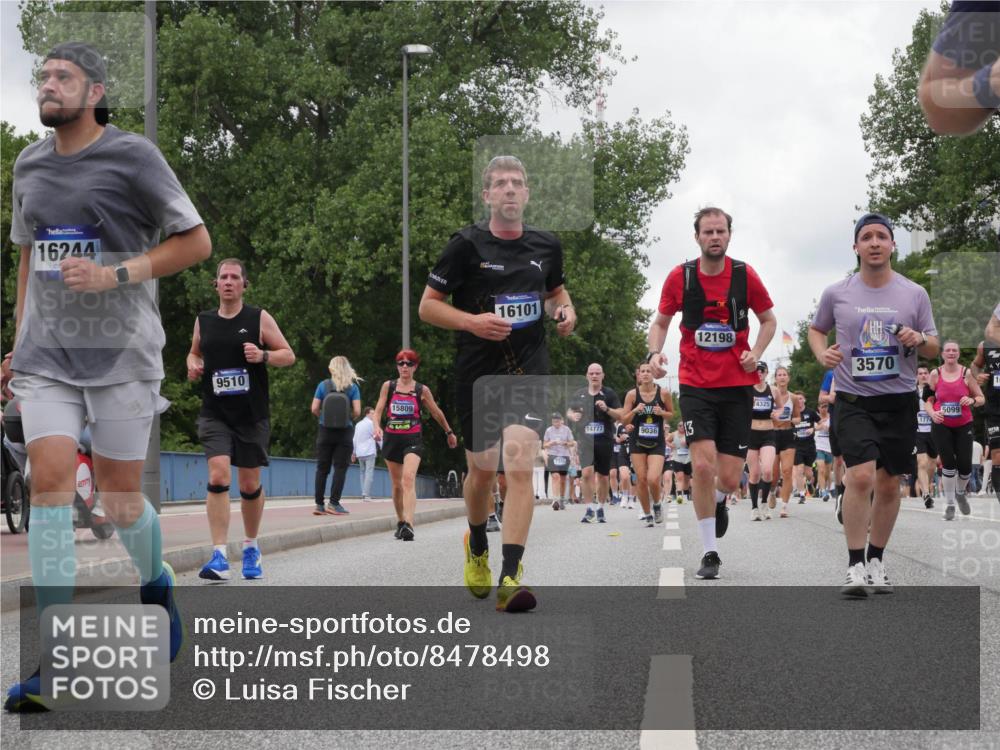 29.06.2025 - hella hamburg halbmarathon Luisa Fischer http://msf.ph/oto/8478498 29.06.2025 10:48:38 Kennedybrücke 16244, 9510, 15809, 950, 16101, 14777, 9036, 13, 12198, 4325, 3570, 1774, 5099, 1774, 2550, 2779, 3570, 4275, 4337, 4388, 5099, 5949, 6888, 7859, 10668, 10727 meine-sportfotos.de
