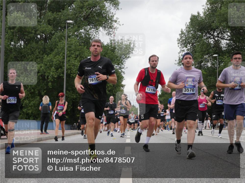 29.06.2025 - hella hamburg halbmarathon Luisa Fischer http://msf.ph/oto/8478507 29.06.2025 10:48:38 Kennedybrücke 1610, 9510, 15809, 14777, 9036, 3, 12198, 3570, 5099, 16793, 1774, 2550, 2779, 3570, 4275, 4337, 4388, 5099, 5949, 6888, 7859, 10668, 10727 meine-sportfotos.de