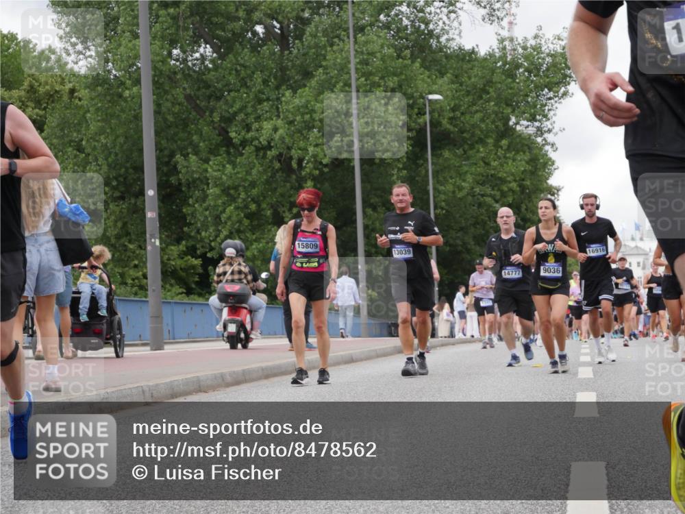 29.06.2025 - hella hamburg halbmarathon Luisa Fischer http://msf.ph/oto/8478562 29.06.2025 10:48:40 Kennedybrücke 15809, 13039, 14777, 9036, 16916, 1774, 2550, 2779, 3570, 4275, 4337, 5099, 5949, 7859, 10668, 10727 meine-sportfotos.de