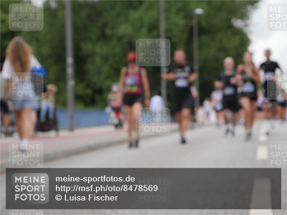 29.06.2025 - hella hamburg halbmarathon Luisa Fischer http://msf.ph/oto/8478569 29.06.2025 10:48:40 Kennedybrücke 1774, 2550, 2779, 3570, 4275, 4337, 5099, 5949, 7859, 10668, 10727 meine-sportfotos.de