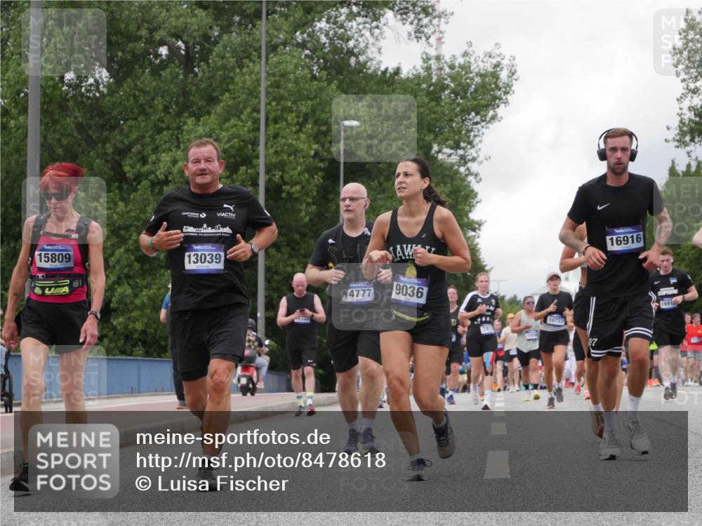 29.06.2025 - hella hamburg halbmarathon Luisa Fischer http://msf.ph/oto/8478618 29.06.2025 10:48:43 Kennedybrücke 15809, 13039, 2322, 4777, 9036, 7912, 10727, 67, 16916, 1691, 1774, 2550, 2779, 3570, 4275, 5099, 5949, 7859, 7912, 10562, 10727 meine-sportfotos.de