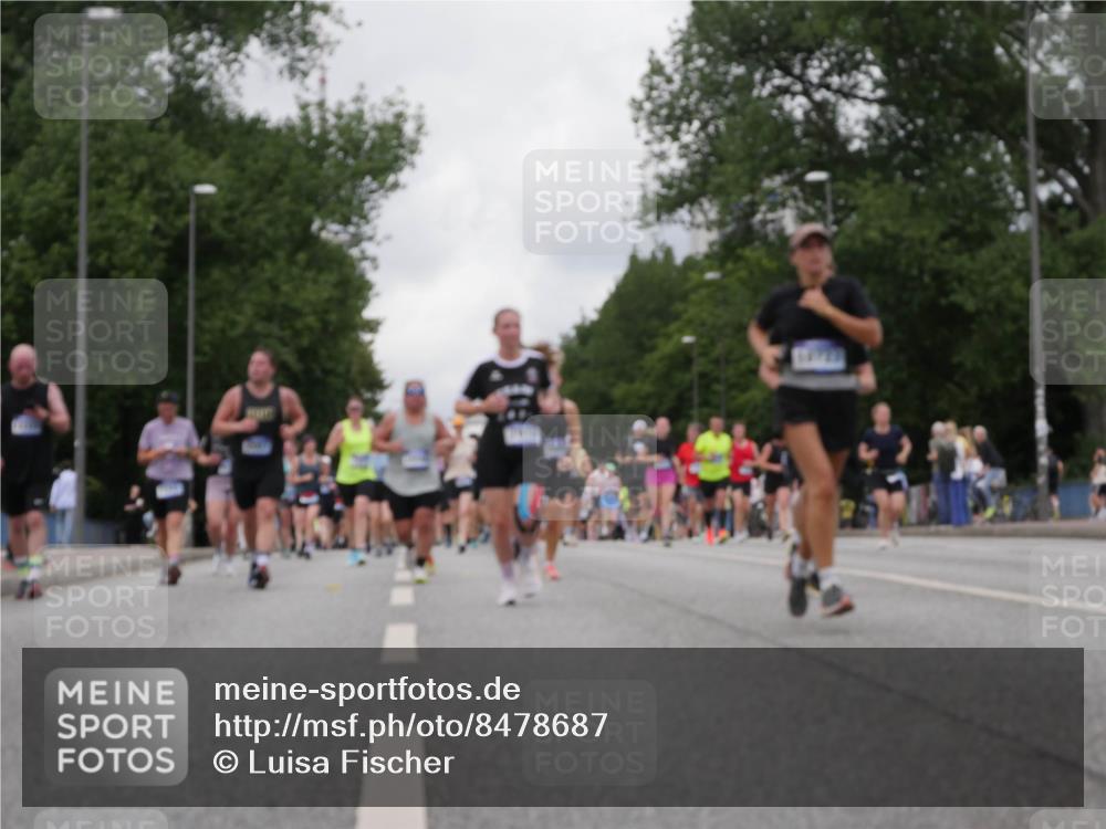 29.06.2025 - hella hamburg halbmarathon Luisa Fischer http://msf.ph/oto/8478687 29.06.2025 10:48:47 Kennedybrücke 1774, 2550, 2779, 3993, 5099, 5190, 5339, 7699, 7859, 7912, 9536, 10562, 10727 meine-sportfotos.de
