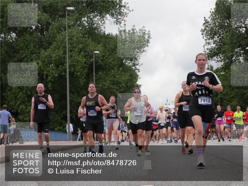 29.06.2025 - hella hamburg halbmarathon Luisa Fischer http://msf.ph/oto/8478726 29.06.2025 10:48:49 Kennedybrücke 12322, 2007, 10566, 9536, 533, 14758, 15756, 1285, 105, 7912, 15517, 8272, 846, 2550, 2779, 2846, 3993, 5190, 5339, 7699, 7859, 7912, 9536, 10562, 10727 meine-sportfotos.de