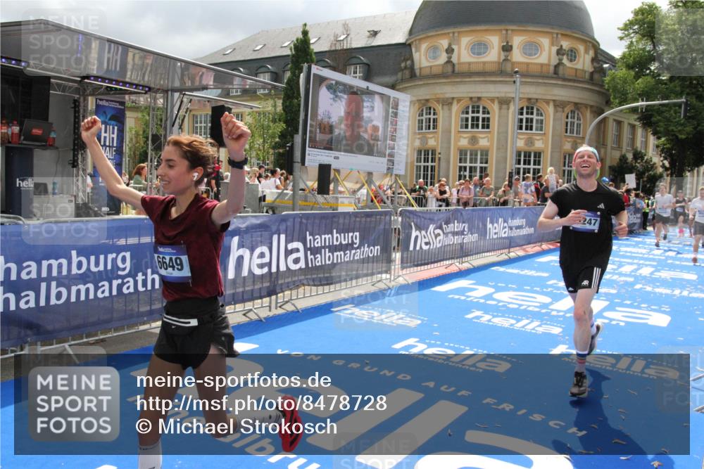 29.06.2025 - hella hamburg halbmarathon Michael Strokosch http://msf.ph/oto/8478728 29.06.2025 10:40:33 Ziel 6649, 7284, 8966, 10978, 11767, 12365, 12540, 14924, 15164, 15247, 17214, 18192 meine-sportfotos.de