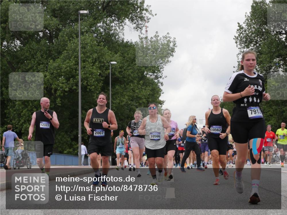 29.06.2025 - hella hamburg halbmarathon Luisa Fischer http://msf.ph/oto/8478736 29.06.2025 10:48:49 Kennedybrücke 12322, 2007, 17314, 953, 314, 10566, 157, 10562, 7912, 8272, 2846, 2550, 2779, 2846, 3993, 5190, 5339, 7699, 7859, 7912, 9536, 10562, 10727 meine-sportfotos.de