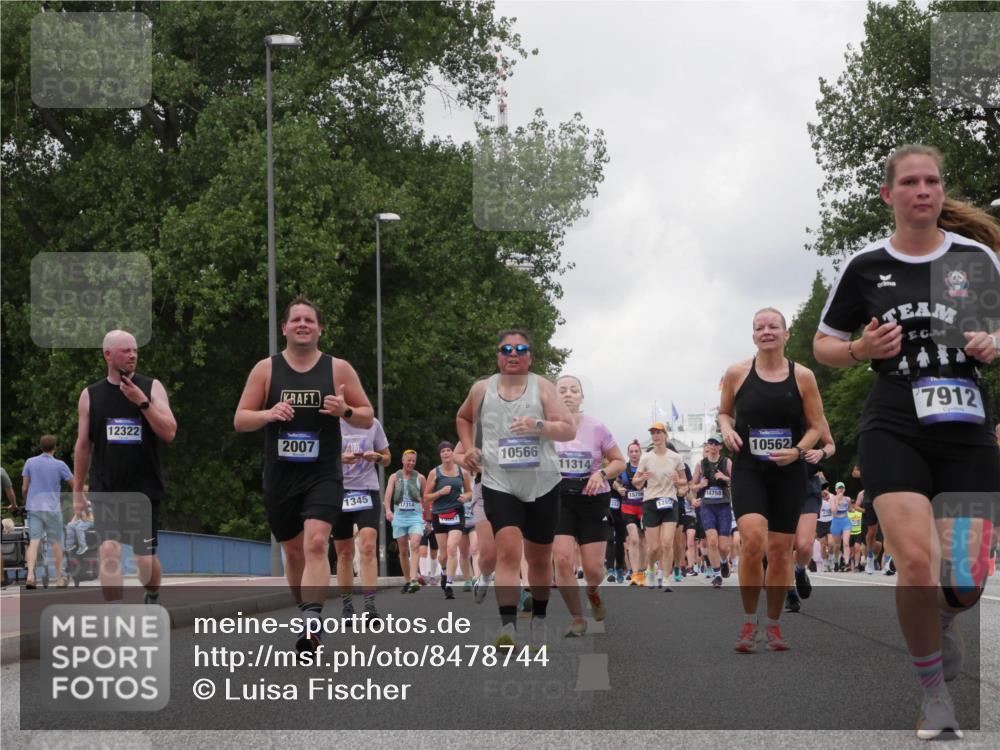 29.06.2025 - hella hamburg halbmarathon Luisa Fischer http://msf.ph/oto/8478744 29.06.2025 10:48:50 Kennedybrücke 12322, 2007, 1345, 17314, 10566, 11314, 14758, 15756, 10562, 7912, 2550, 2846, 3993, 5190, 5339, 7699, 7912, 9536, 10562, 10727 meine-sportfotos.de