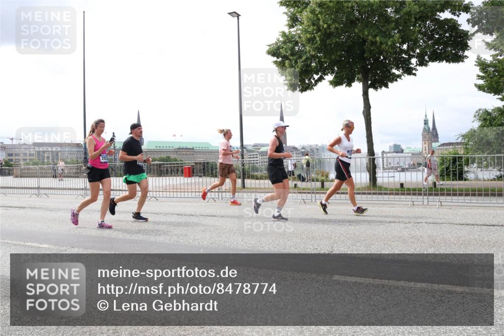 29.06.2025 - hella hamburg halbmarathon Lena Gebhardt http://msf.ph/oto/8478774 29.06.2025 10:33:28 Lombardsbrücke 20331, 1189, 1275, 1324, 1764, 1995, 2038, 2054, 2085, 2342, 2776, 2838, 2959, 3170, 3341, 3391, 3560, 3812, 3871, 4030, 4096, 4164, 4361, 4433, 4445, 4449, 4650, 4696, 5075, 5096, 5110, 5141, 5180, 5557, 5569, 5581, 5917, 6109, 6773, 6854, 6999, 7653, 7705, 7982, 8021, 8157, 8282, 8595, 8891, 9143, 9234, 9258, 9289, 9438, 9591, 9592, 9750, 9780, 9799, 11229, 11260, 11713, 11811, 11826, 12039, 14305, 14743, 15951 meine-sportfotos.de