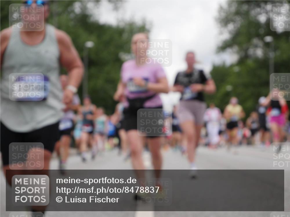 29.06.2025 - hella hamburg halbmarathon Luisa Fischer http://msf.ph/oto/8478837 29.06.2025 10:48:53 Kennedybrücke 2846, 2954, 3879, 3993, 5190, 5339, 7699, 7912, 8272, 8594, 9536, 10562 meine-sportfotos.de