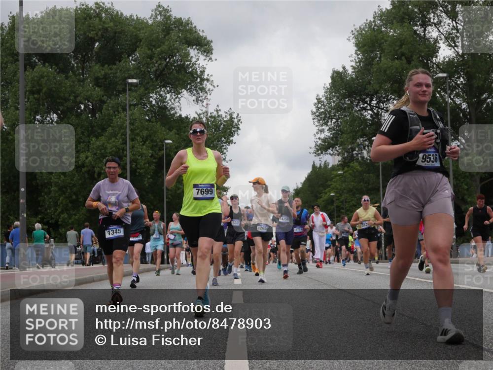 29.06.2025 - hella hamburg halbmarathon Luisa Fischer http://msf.ph/oto/8478903 29.06.2025 10:48:55 Kennedybrücke 1345, 7699, 1285, 14758, 15751, 9536, 2846, 2954, 3879, 3993, 4820, 5108, 5190, 5339, 7699, 8272, 8594, 9536, 10562 meine-sportfotos.de