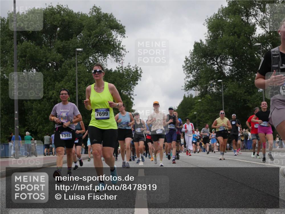 29.06.2025 - hella hamburg halbmarathon Luisa Fischer http://msf.ph/oto/8478919 29.06.2025 10:48:55 Kennedybrücke 7699, 1345, 13555, 5339, 14758, 1285, 3879, 827, 5512, 2846, 2954, 3879, 3993, 4820, 5108, 5190, 5339, 7699, 8272, 8594, 9536, 10562 meine-sportfotos.de
